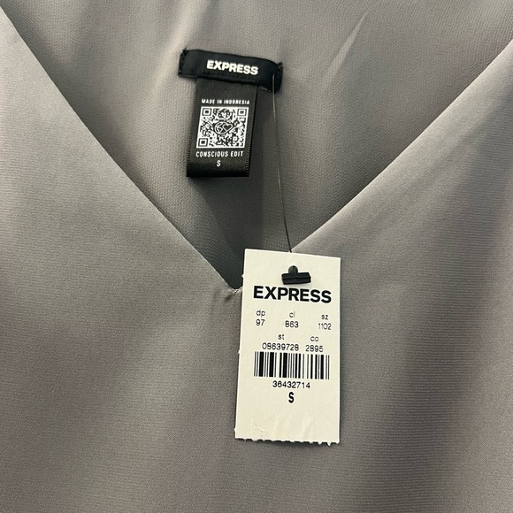 NWT Express women’s tank top blouse - Picture 3 of 3